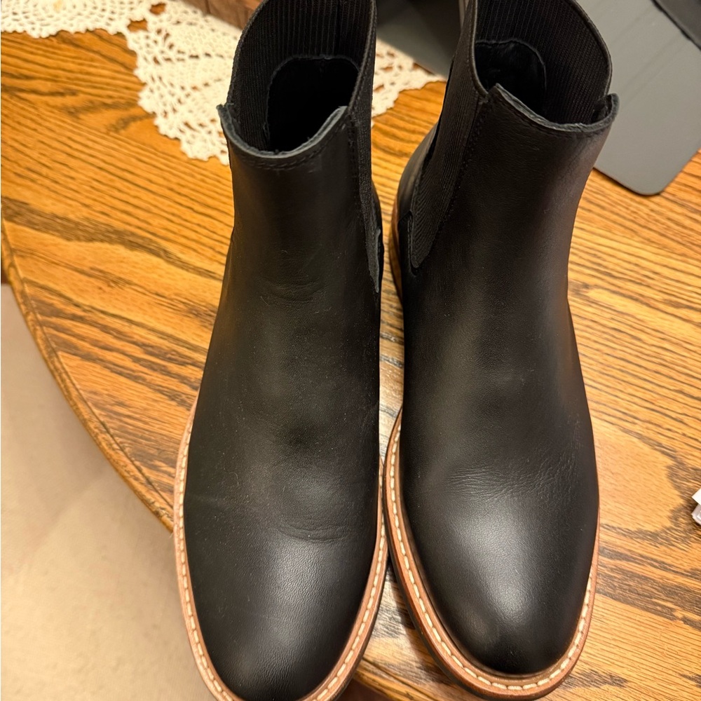 Nisolo Black Ankle Boots
